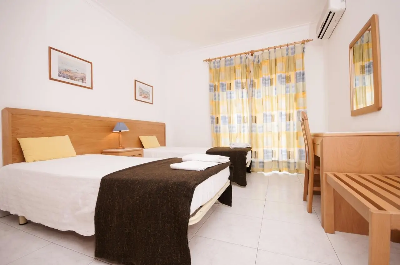 Plaza Real Aparthotel — PLAZA REAL APARTHOTEL