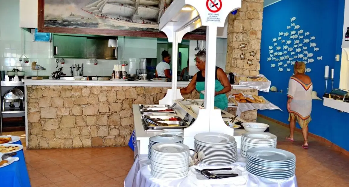 Restauracja i jedzenie w hotelu Porto Antigo