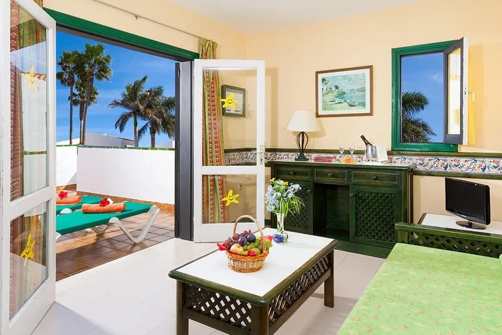 Puerto Caleta — PUERTO CALETA