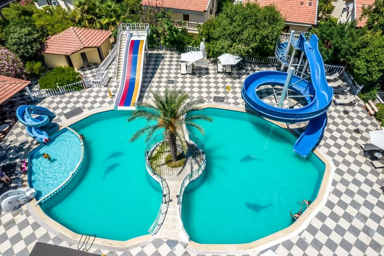 Riverside Garden Resort — RIVERSIDE GARDEN RESORT