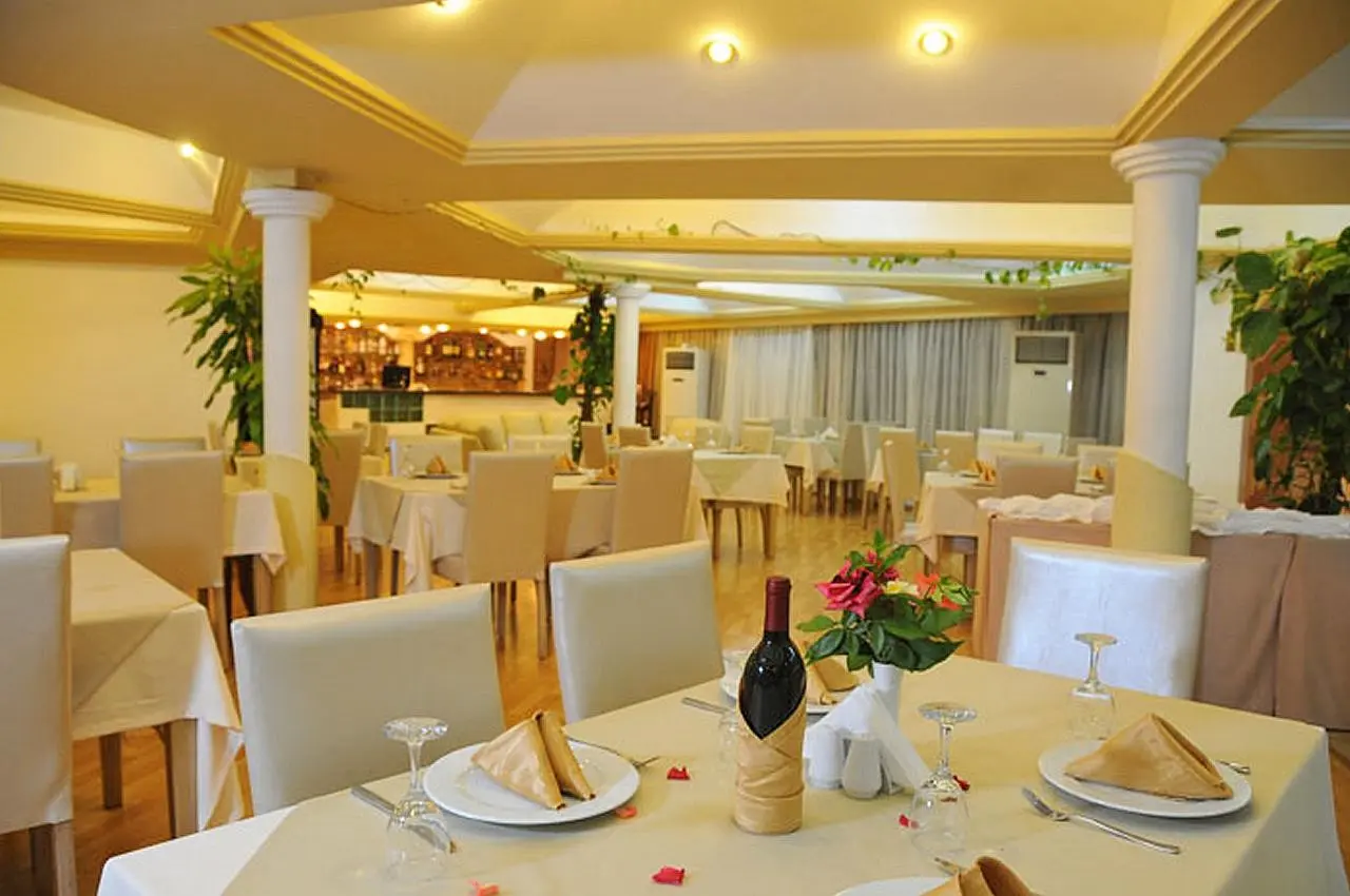 Riverside Garden Resort — RIVERSIDE GARDEN RESORT