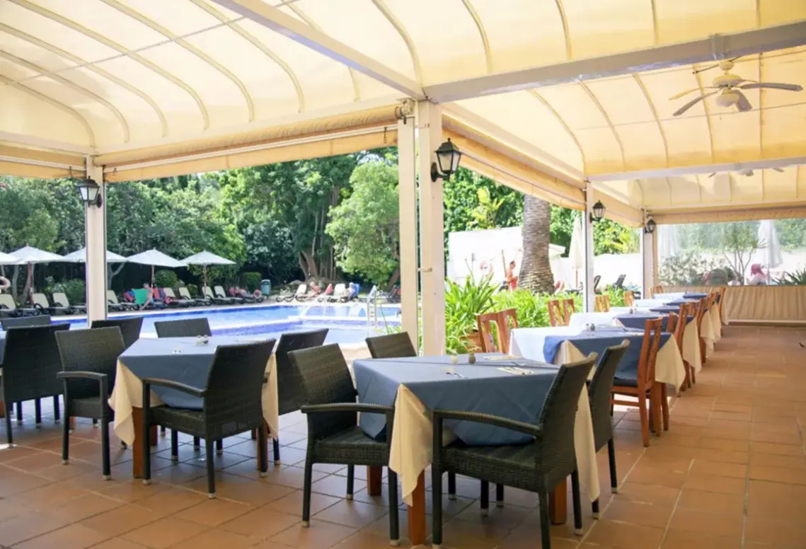 Restauracja i jedzenie w hotelu Roc Oberoy