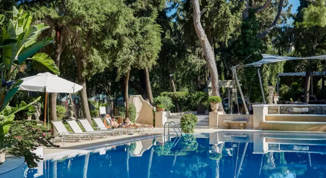 Basen w hotelu Rodos Park