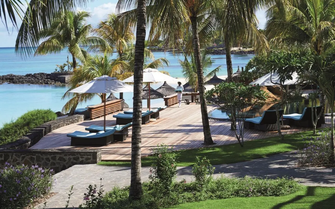 Royal Palm Beachcomber Luxury — ROYAL PALM BEACHCOMBER LUXURY