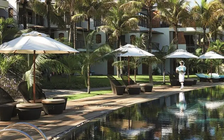 Royal Palm Beachcomber Luxury — ROYAL PALM BEACHCOMBER LUXURY