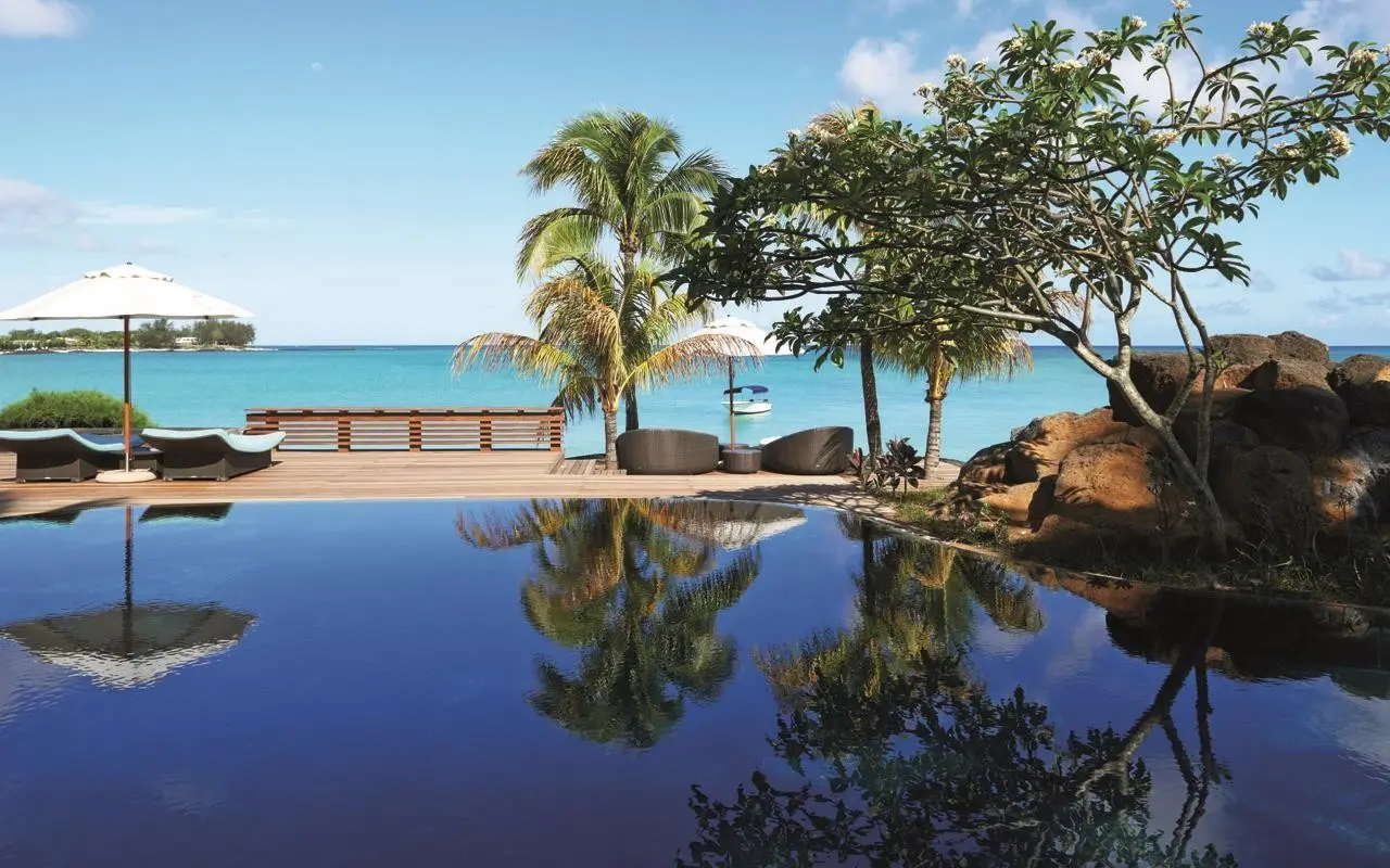 Royal Palm Beachcomber Luxury — ROYAL PALM BEACHCOMBER LUXURY