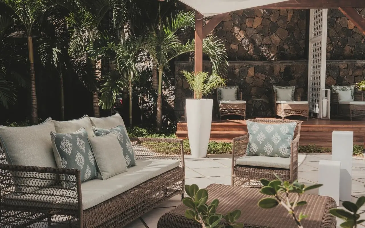 Royal Palm Beachcomber Luxury — ROYAL PALM BEACHCOMBER LUXURY