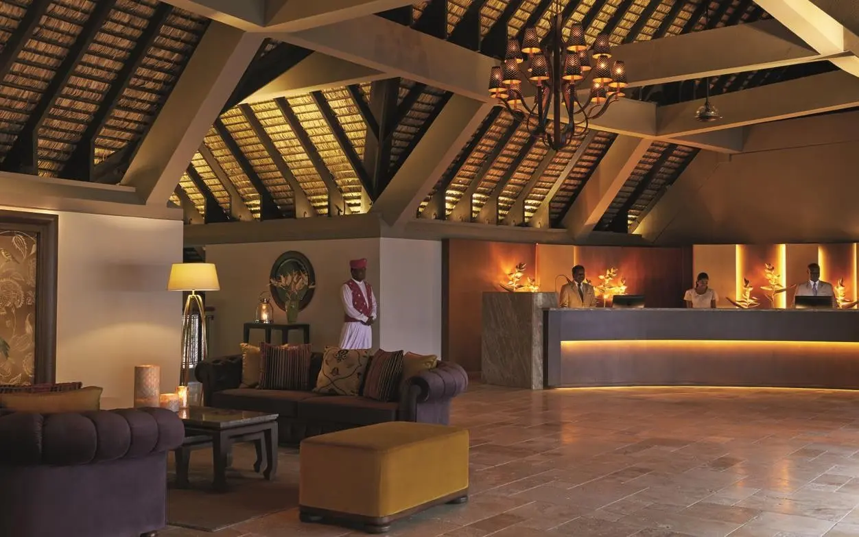 Royal Palm Beachcomber Luxury — ROYAL PALM BEACHCOMBER LUXURY