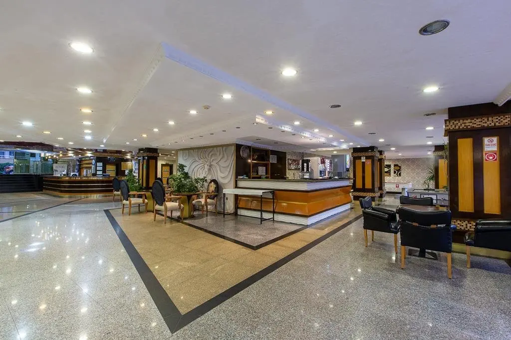 Lobby hotelu Sealine Suit Hotel