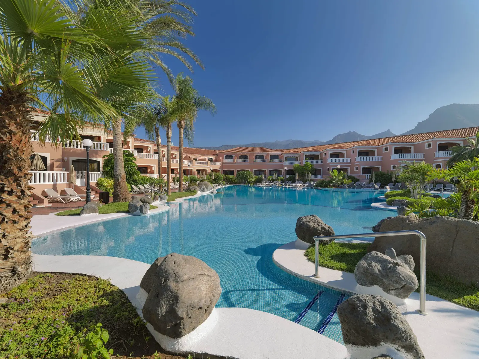 Sol Sun Beach Apartamentos — SOL SUN BEACH APARTAMENTOS