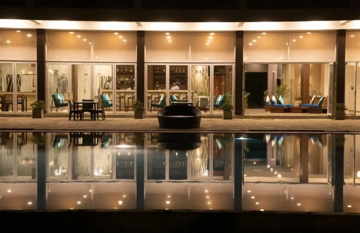 Basen w hotelu The Habitat by Asia Leisure