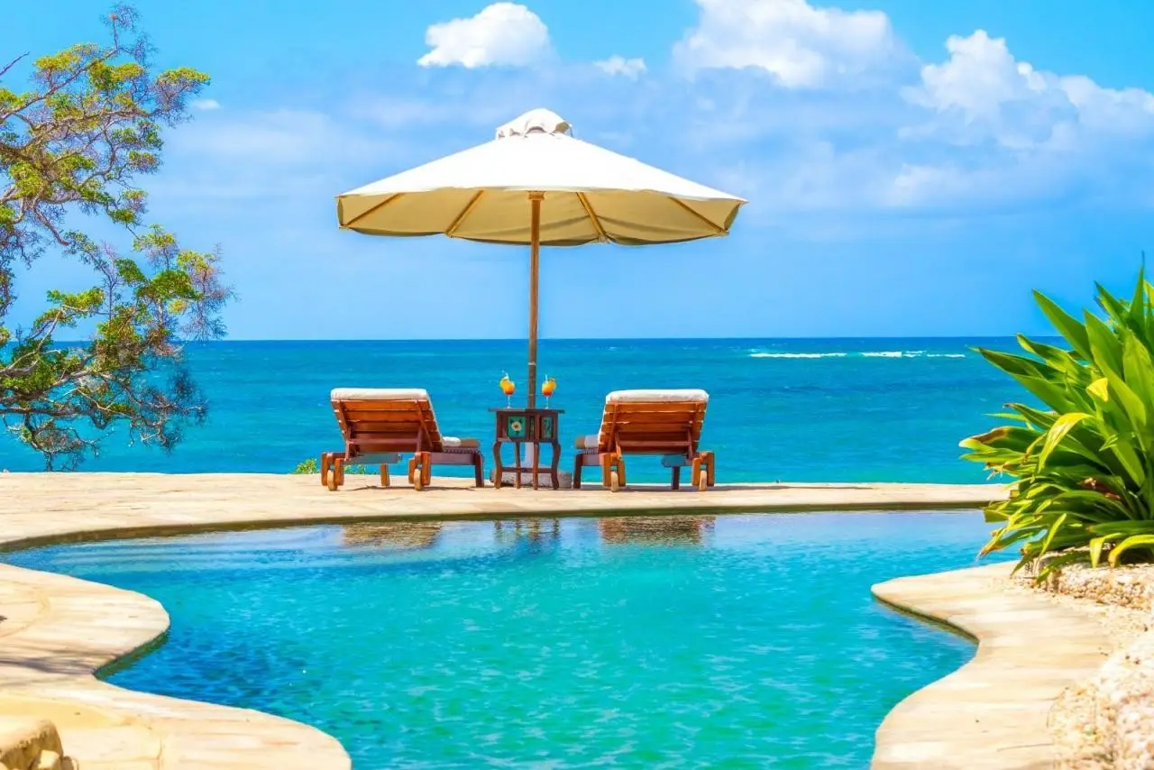 Basen w hotelu The Sands At Chale Island