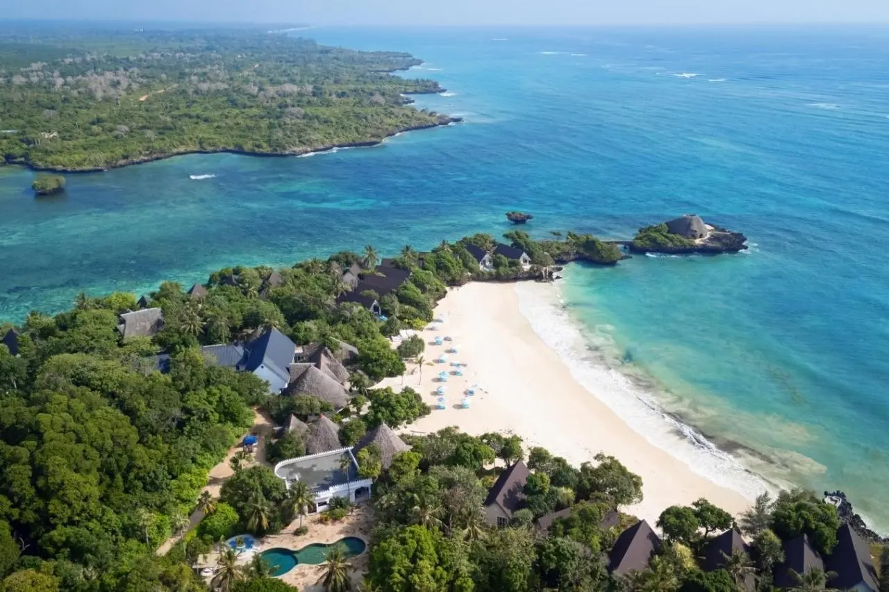 Plaża przy hotelu The Sands At Chale Island