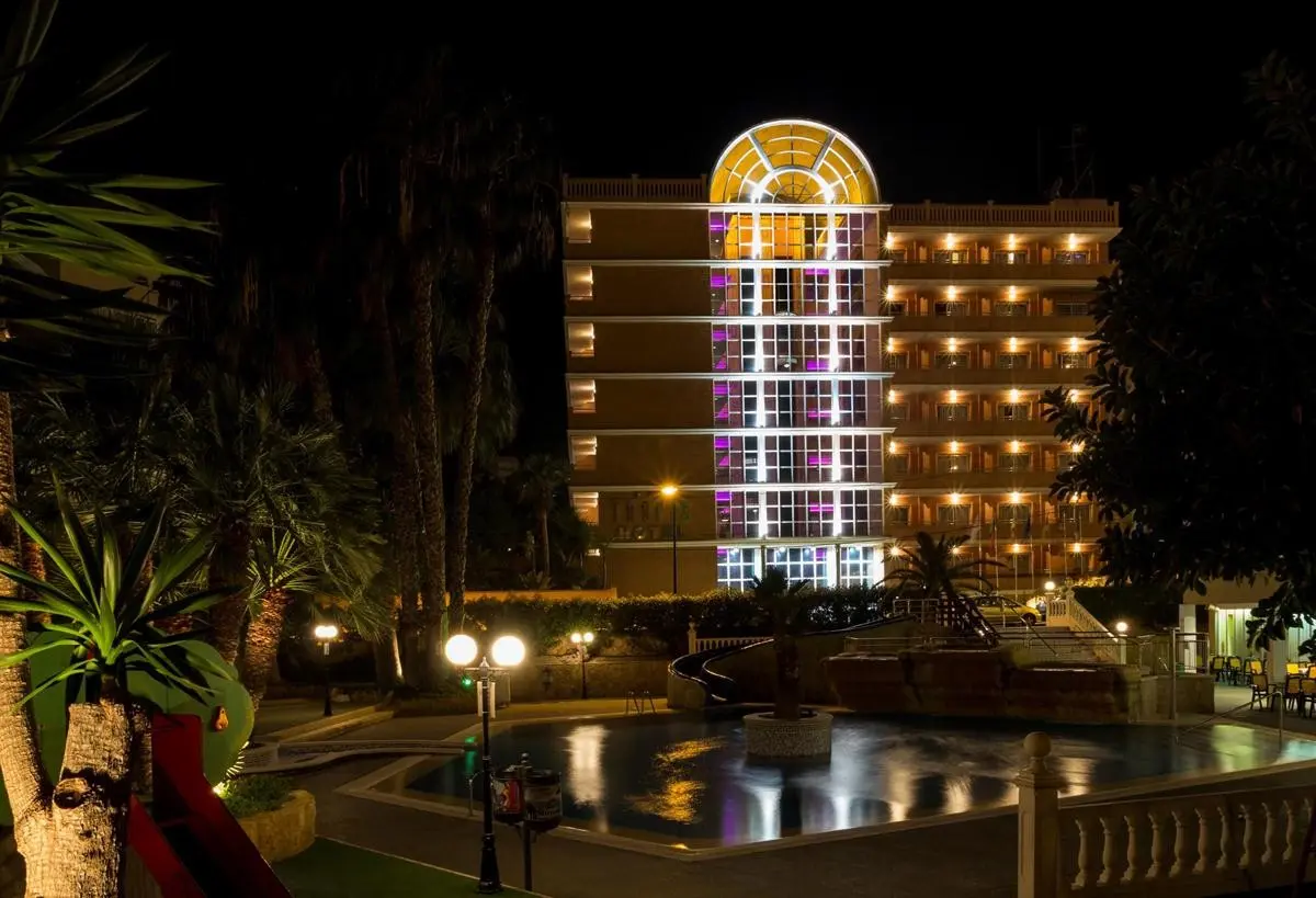 Tropic Relax — TROPIC RELAX