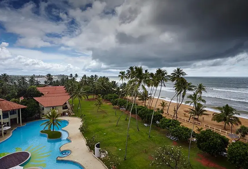 Basen w hotelu Turyaa Kalutara