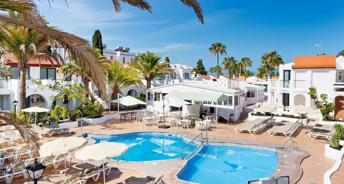 Basen w hotelu Ura Nido del Aguila