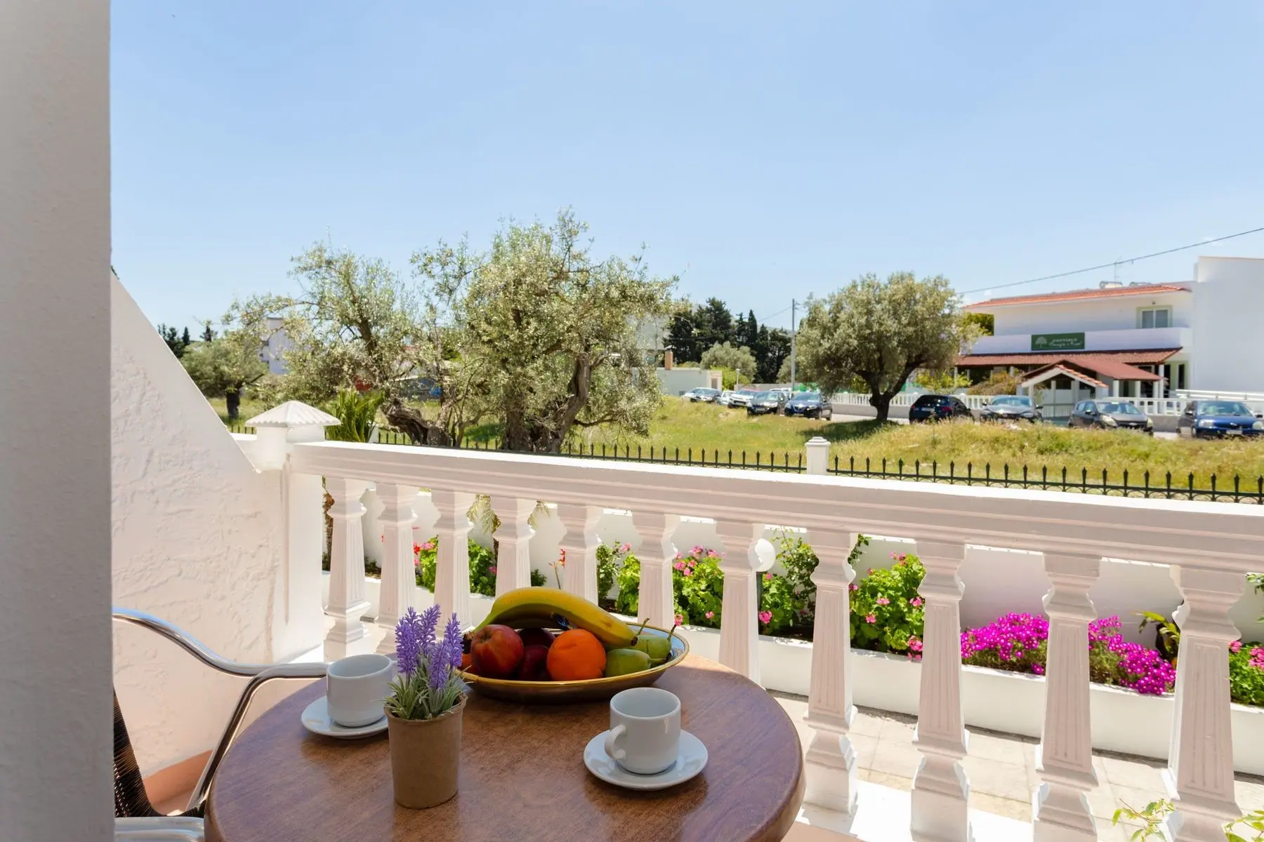 Varelis Hotel — VARELIS