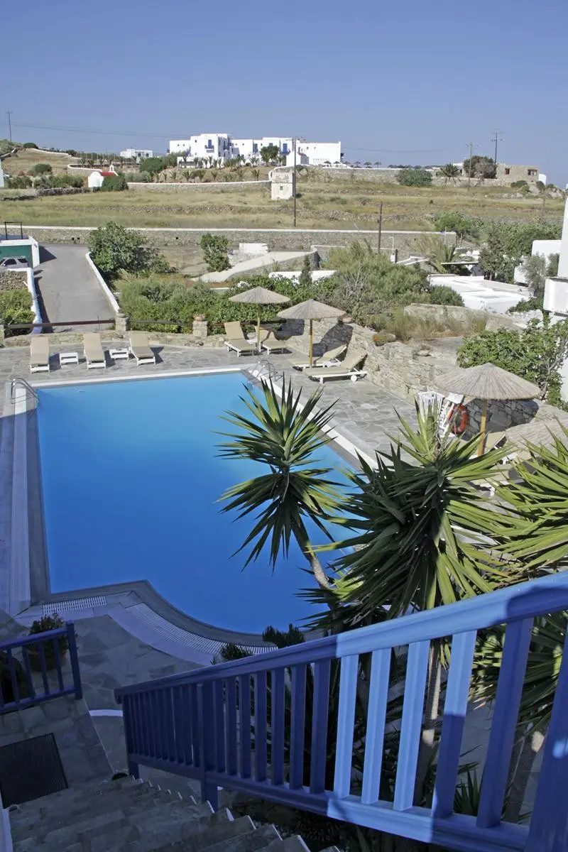 Vienoulas Garden — VIENOULAS GARDEN