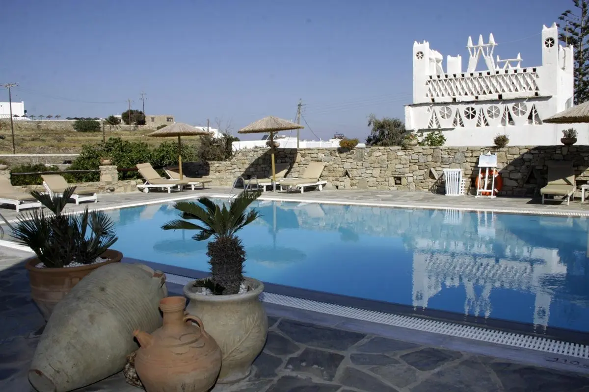 Vienoulas Garden — VIENOULAS GARDEN