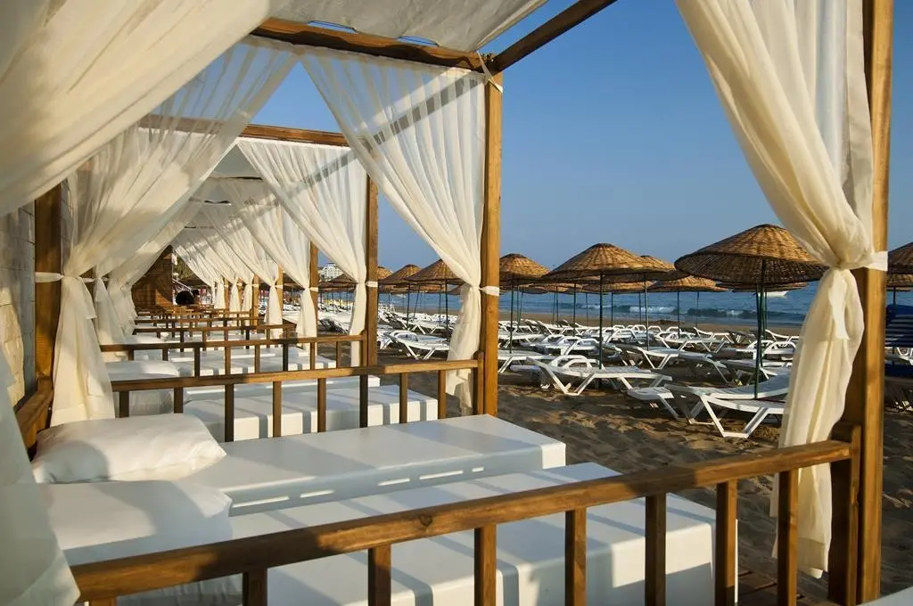 Yalihan Una — YALIHAN UNA