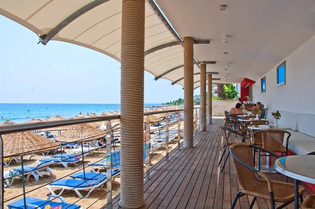 Yalihan Una — YALIHAN UNA