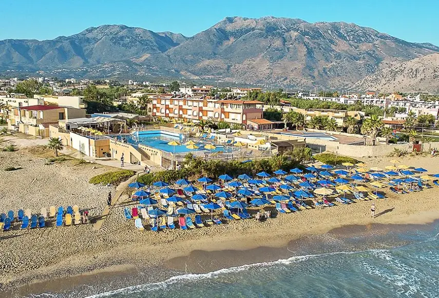 Plaża przy hotelu Yassou Kriti Hotel