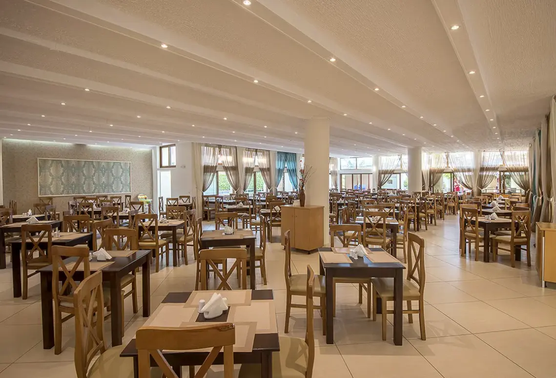 Restauracja i jedzenie w hotelu Yassou Kriti Hotel