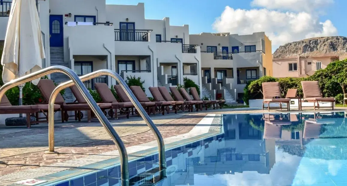 Basen w hotelu Yria Beach Hotel
