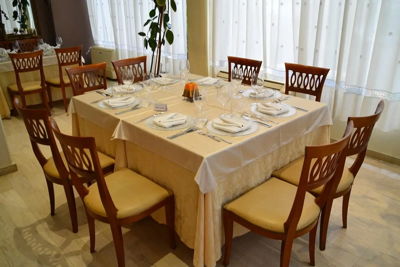 Akropoli — AKROPOLI