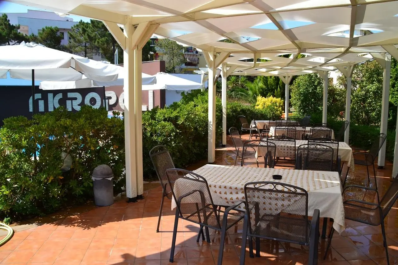 Akropoli — AKROPOLI