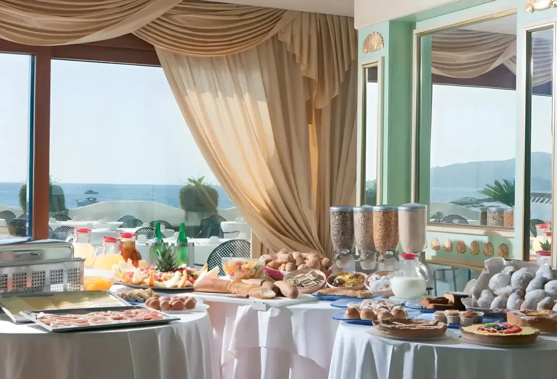 Restauracja i jedzenie w hotelu Alimuri Bay Resort