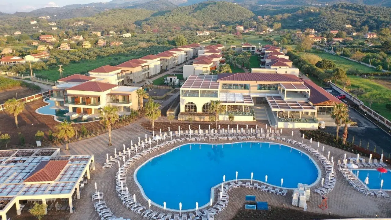 Hotel Almyros Beach Resort and Spa