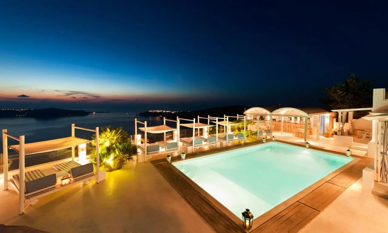 Basen w hotelu Andromeda Villas & Spa Resort
