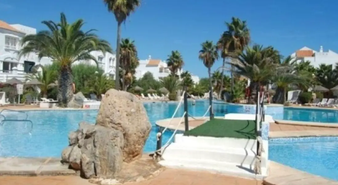 Basen w hotelu Apartamentos Golf Center Pueblo