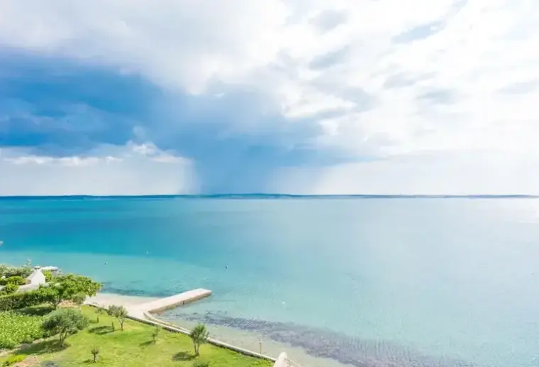Plaża przy hotelu Apartment Vila 4M