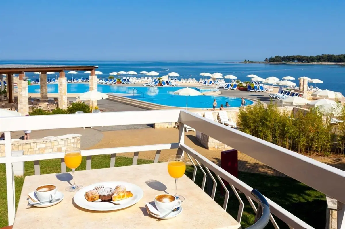 Apartments Amfora Plava Laguna — APARTMENTS AMFORA PLAVA LAGUNA