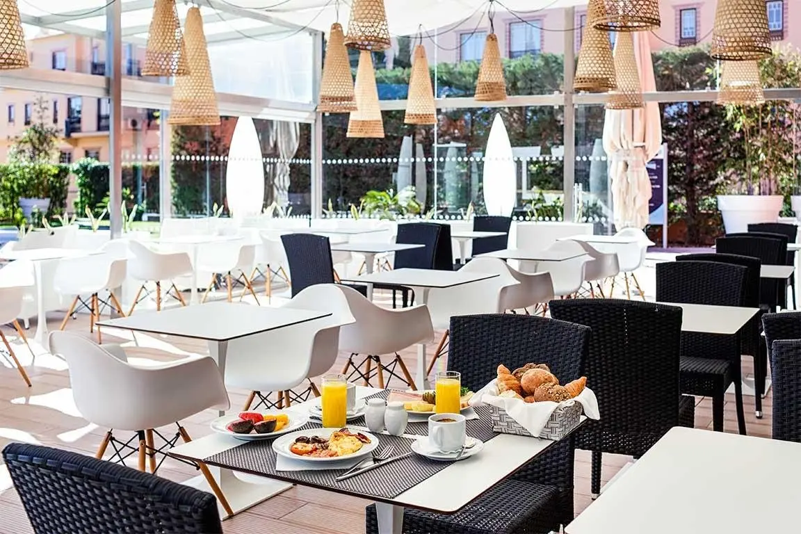Restauracja i jedzenie w hotelu Aqua Pedra Dos Bicos
