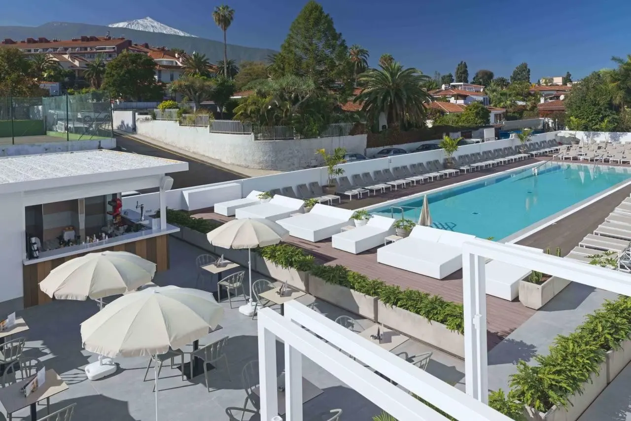 Basen w hotelu Atlantic Mirage