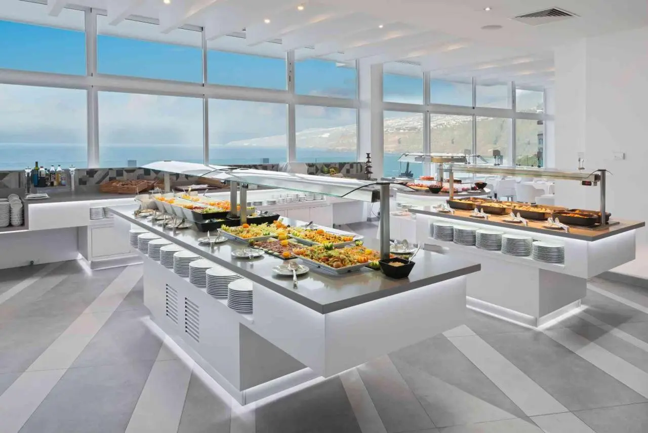 Restauracja i jedzenie w hotelu Atlantic Mirage