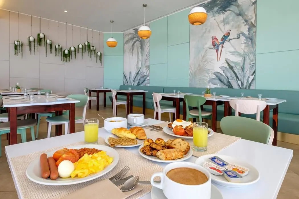 Auramar Beach Resort — AURAMAR BEACH RESORT