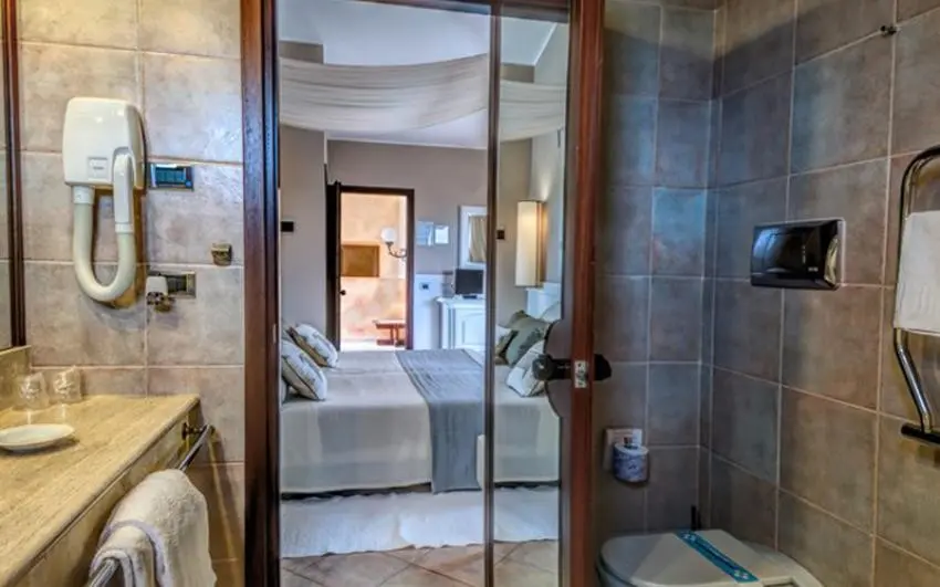 Baia Di Nora — BAIA DI NORA