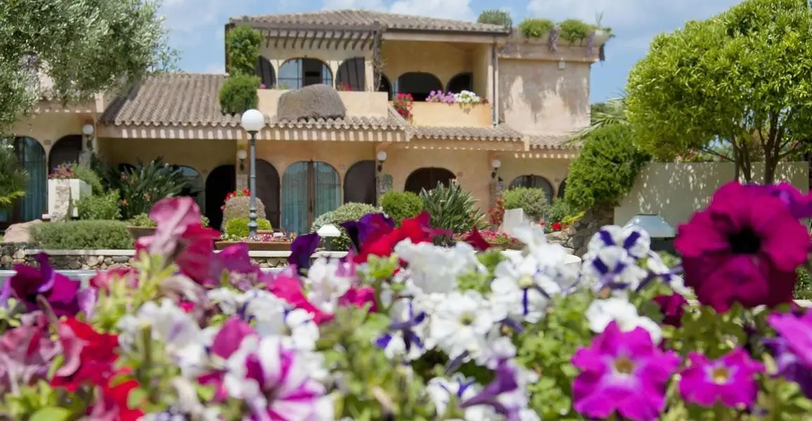 Baia Di Nora — BAIA DI NORA