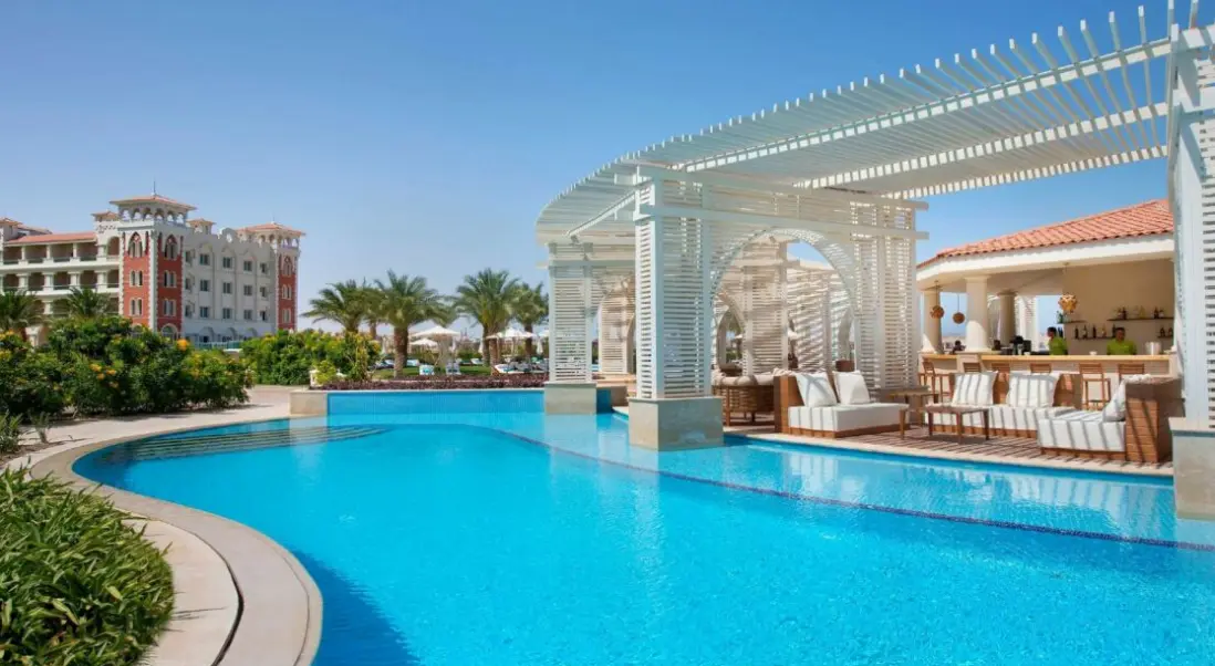 Basen w hotelu Baron Palace Sahl Hasheesh