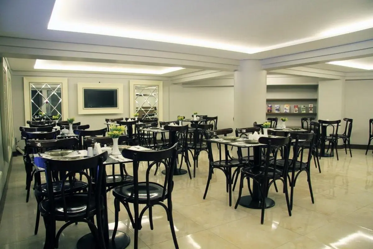 Restauracja i jedzenie w hotelu Bergama