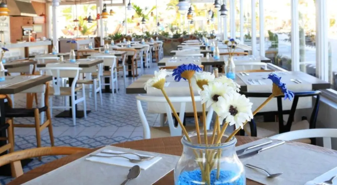 Restauracja i jedzenie w hotelu Bluesea Alyssa Suite Hotel