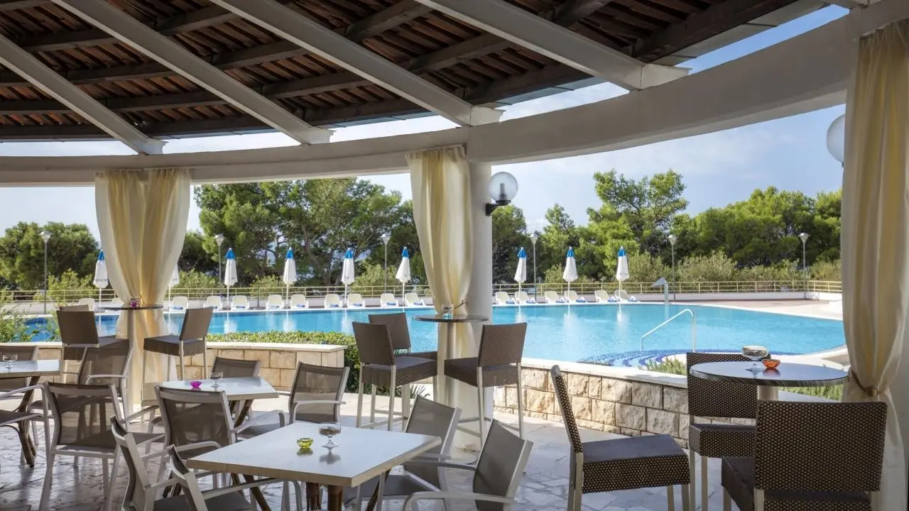 Basen w hotelu Bluesun Holiday Village Bonaca