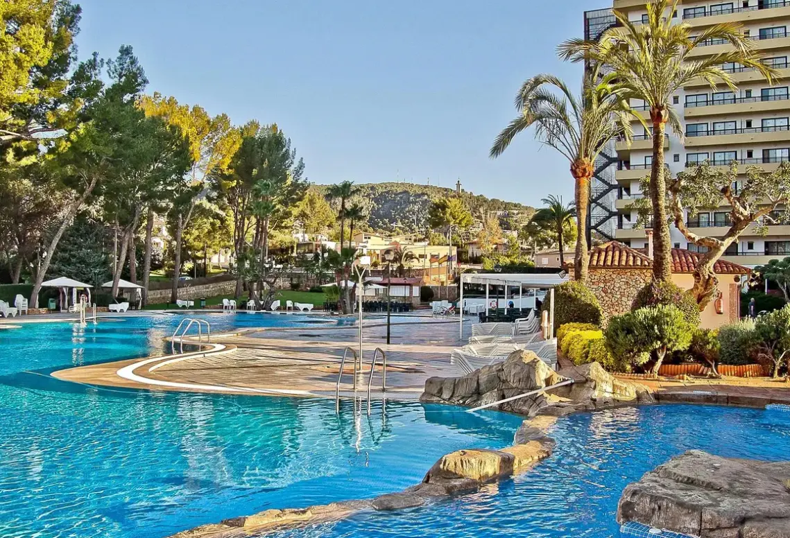 Basen w hotelu BQ Belvedere Hotel