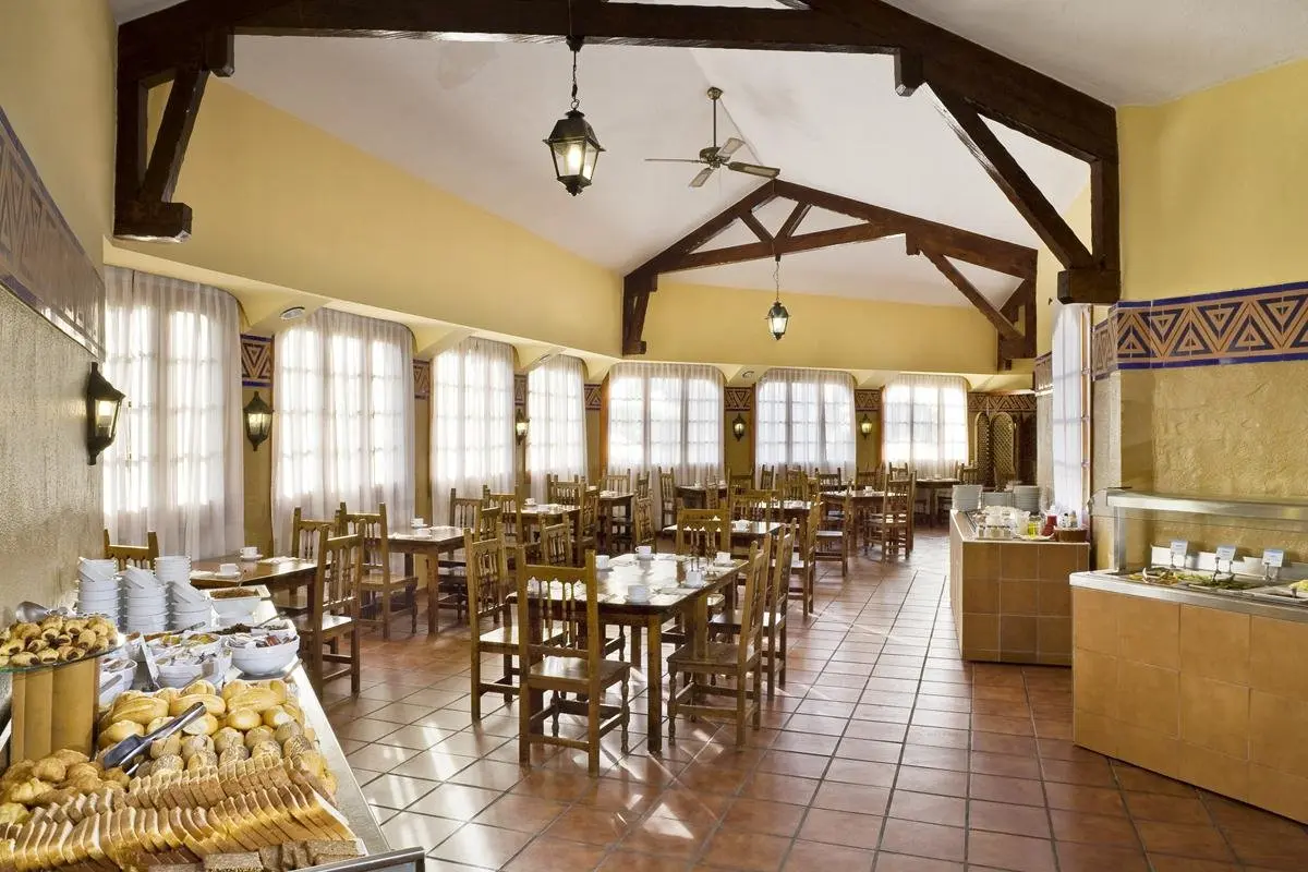Restauracja i jedzenie w hotelu Bristol Playa Hesperia