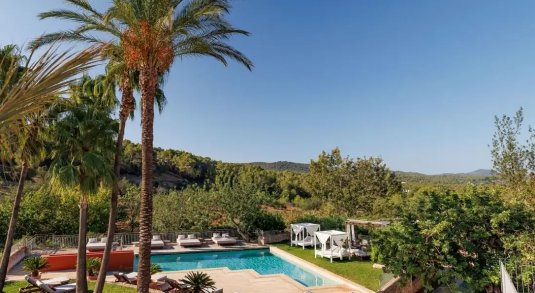 Basen w hotelu Can Lluc Boutique Country Hotel & Villas