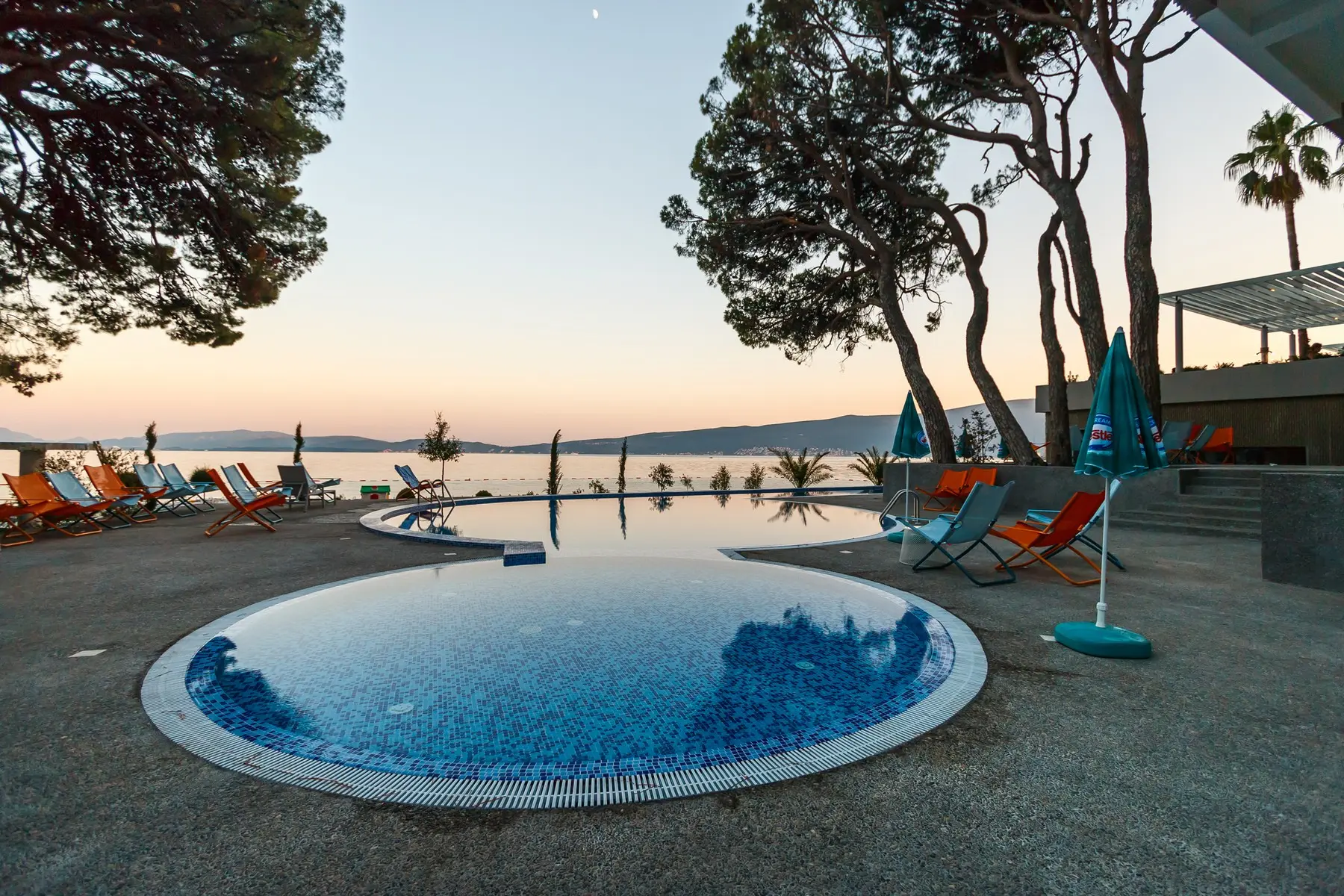 Basen w hotelu Carine Hotel Park